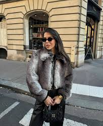 The Evolution of Women's Clothing in Turkey A Journey Through Tradition and Modernity