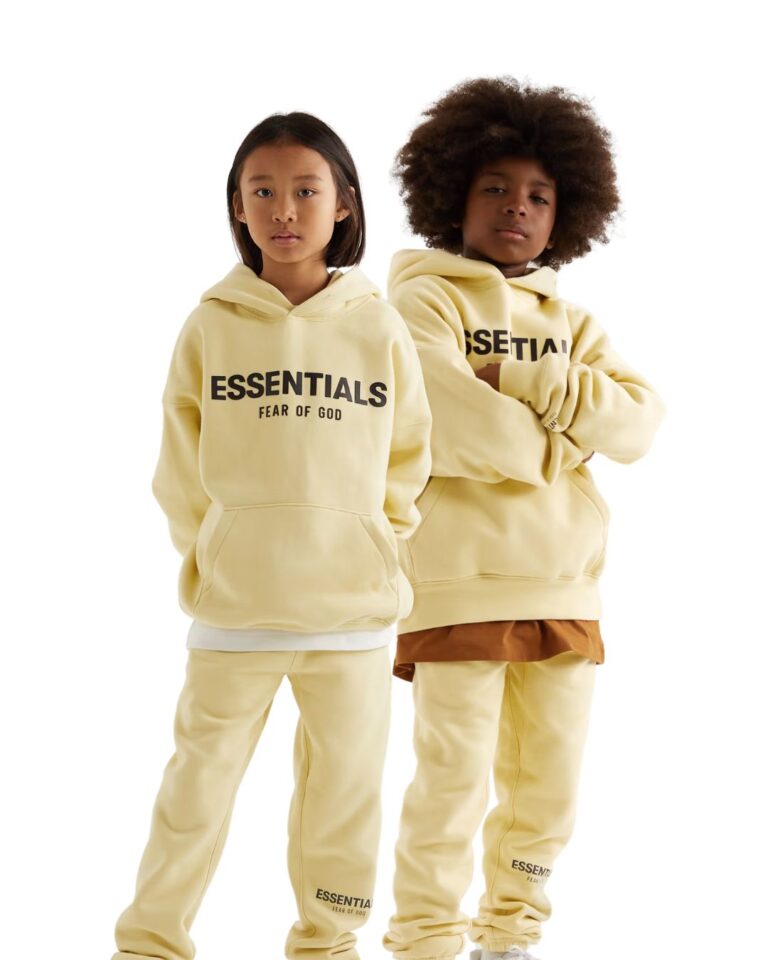 Essentials Hoodie: The Perfect Blend of Modern Style, Everyday Comfort, and Premium Streetwear